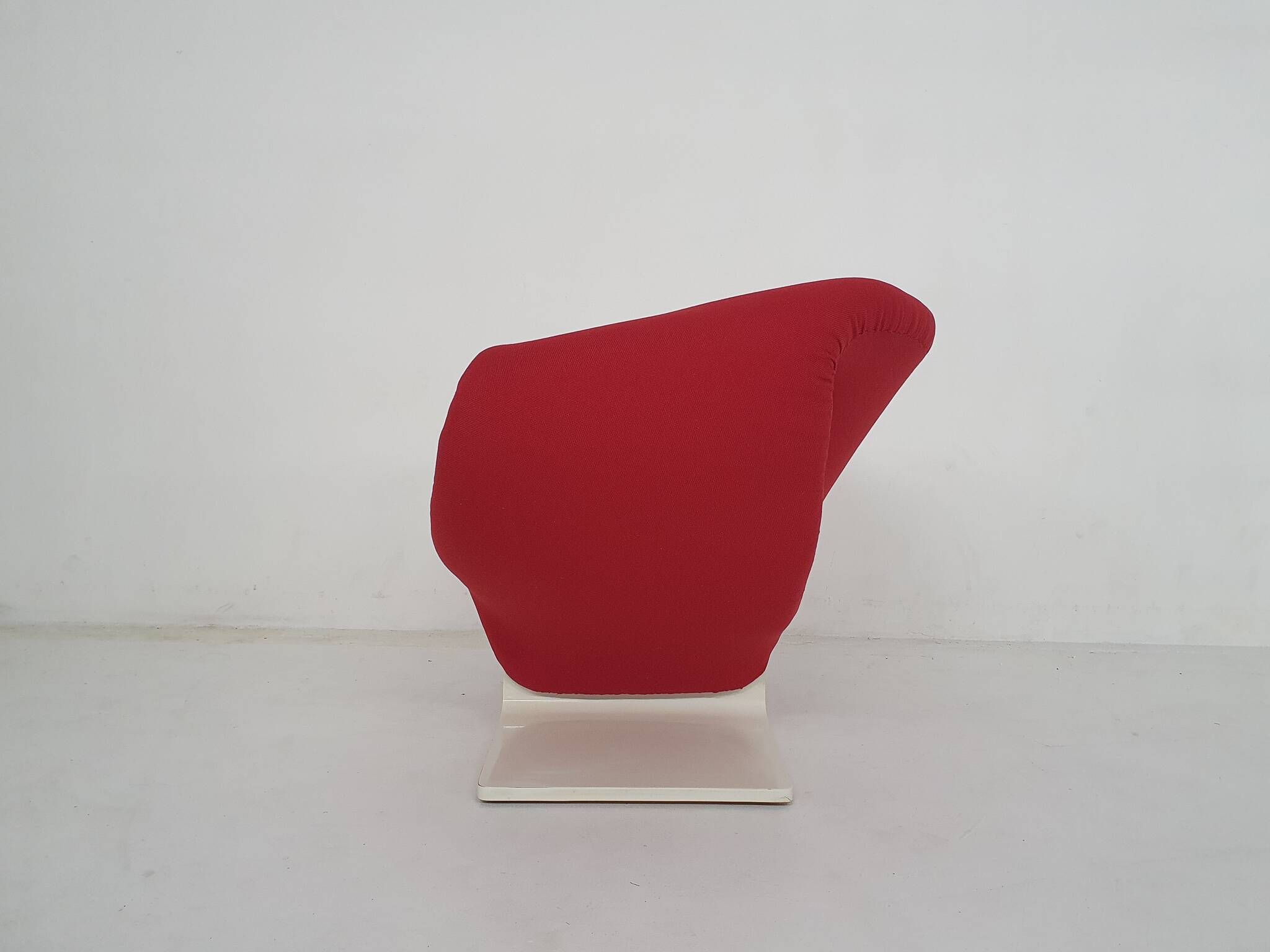 Design lounge chair model "Ribbon" by Pierre Paulin for Artifort, The Netherlands 1966