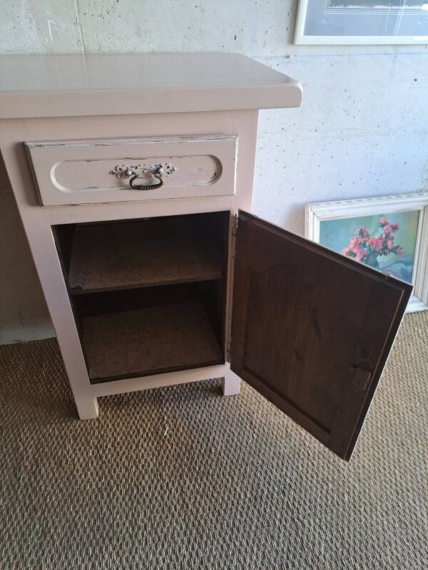 Confiturier haut ancien en bois massif peint rose