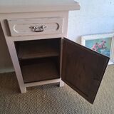 Confiturier haut ancien en bois massif peint rose