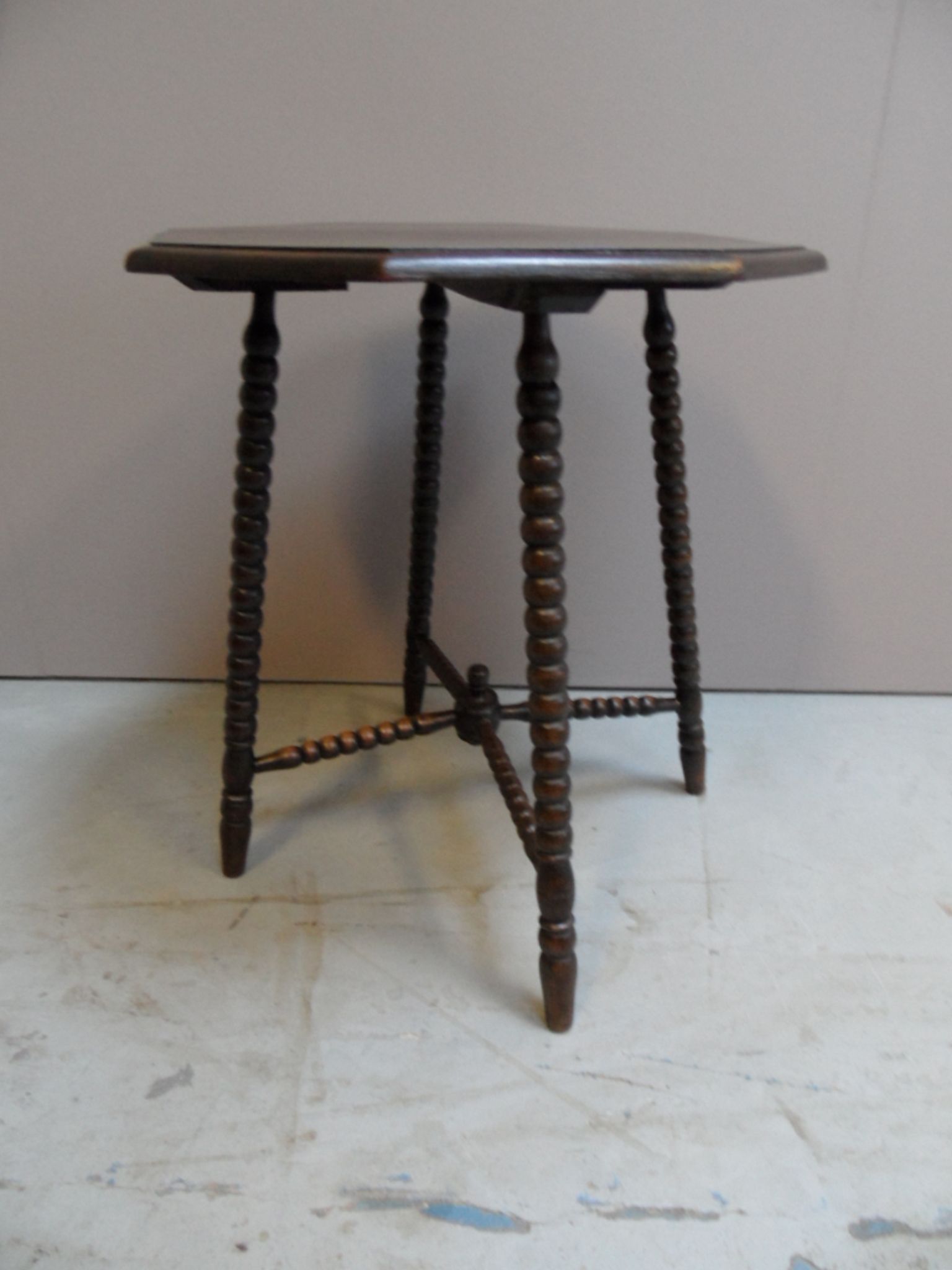 Table d’appoint Bobin en chêne vintage