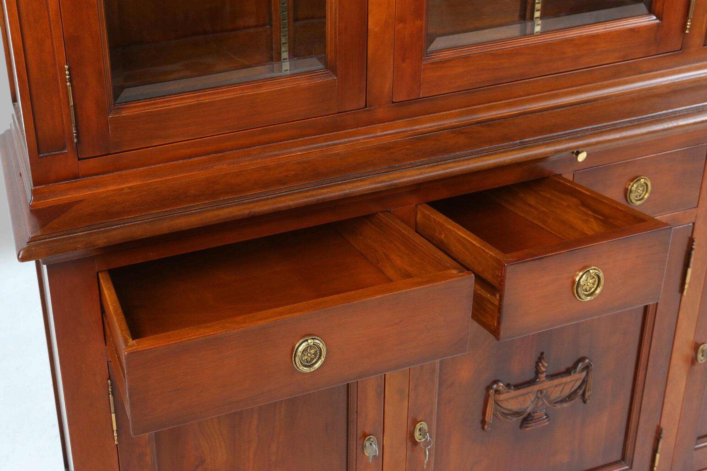 Bibliothèque en bois anglaise, années 1950