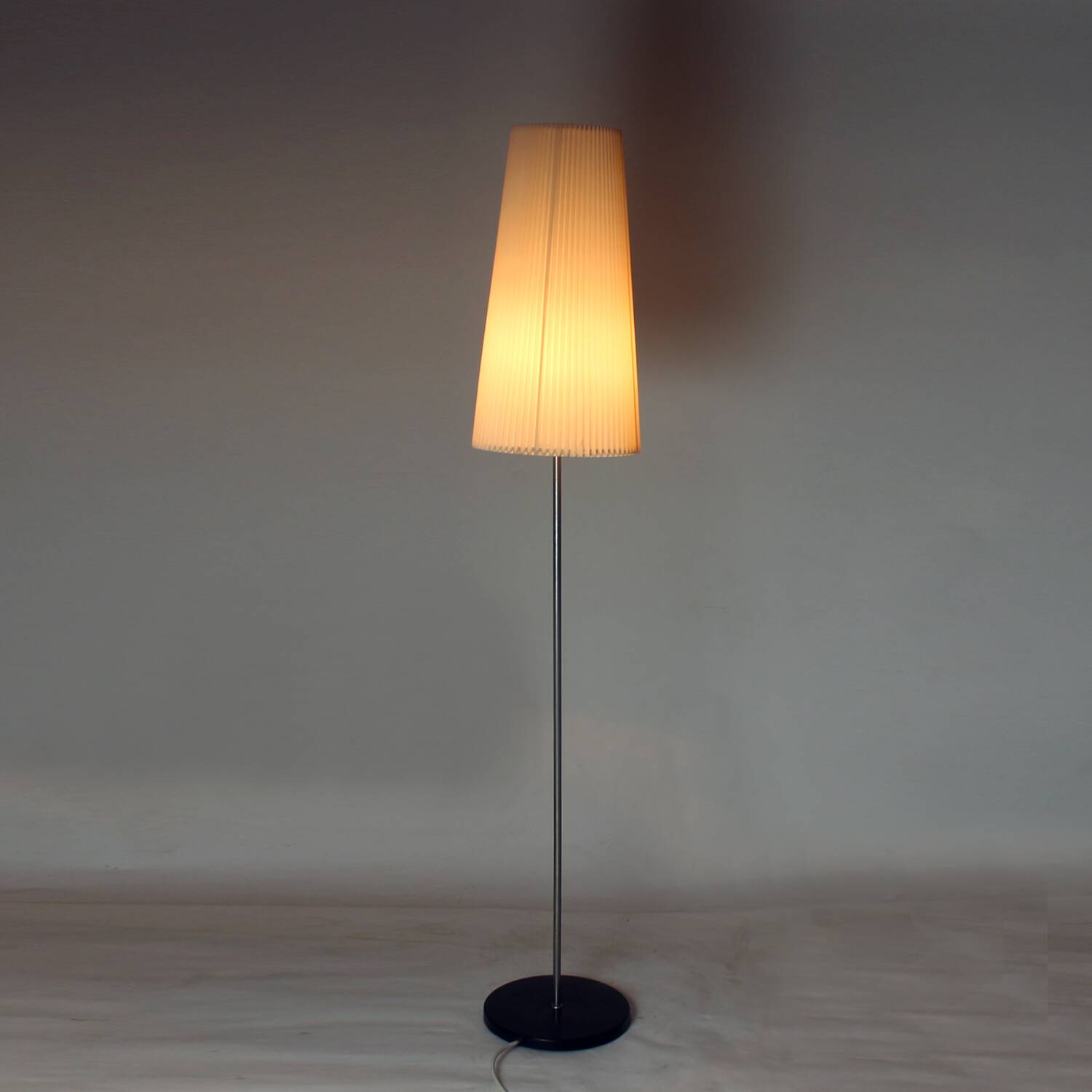 Freestanding  Floor Lamp By Veb Wohnraumleuchten, Germany 1970s