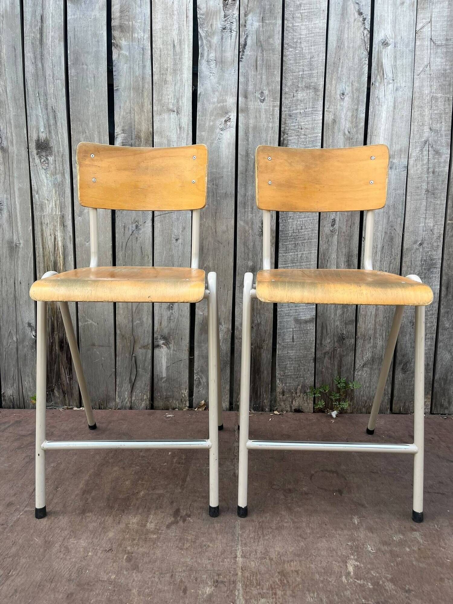 Vintage stackable high stool in beech and metal, 1960s