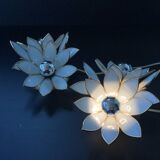 Pair of Hollywood Regency flower sconces in white glass and brass. Italy