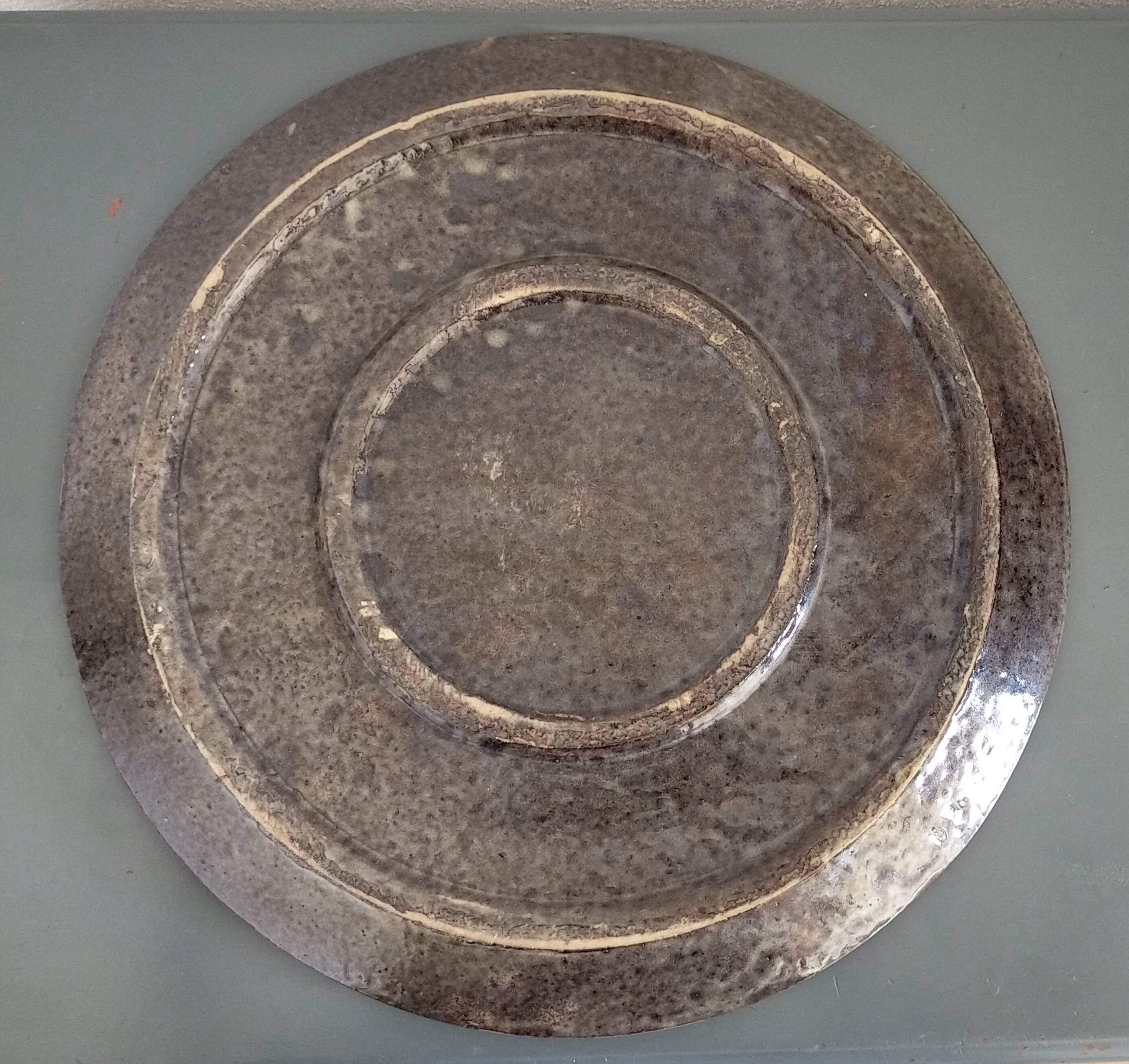 Vintage dish from Dauphiné in glazed terracotta Couple of pigeons