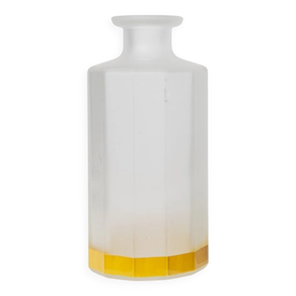 Vintage milky glass vase with yellow base, twelve-faced silhouette, Italian Bormioli, 1980s