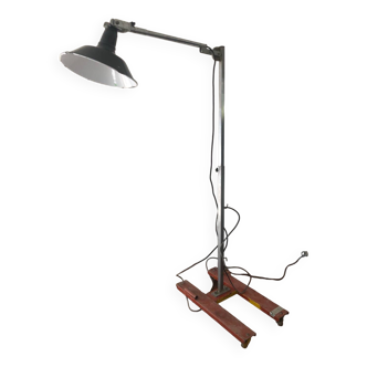 Industrial floor lamp