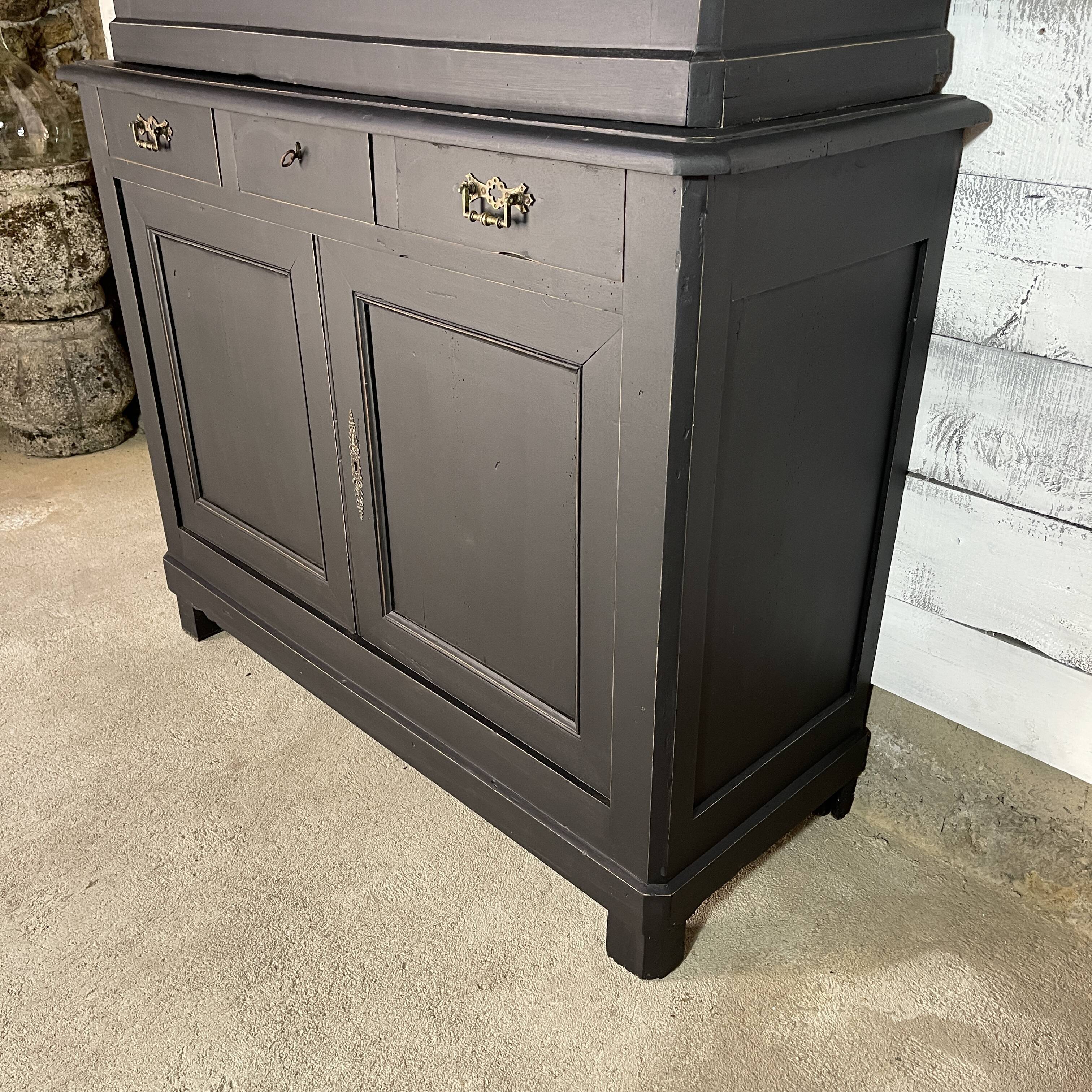 Vaisselier early XX th black patina