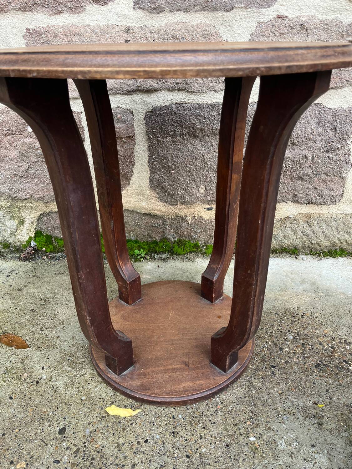 Art deco pedestal table