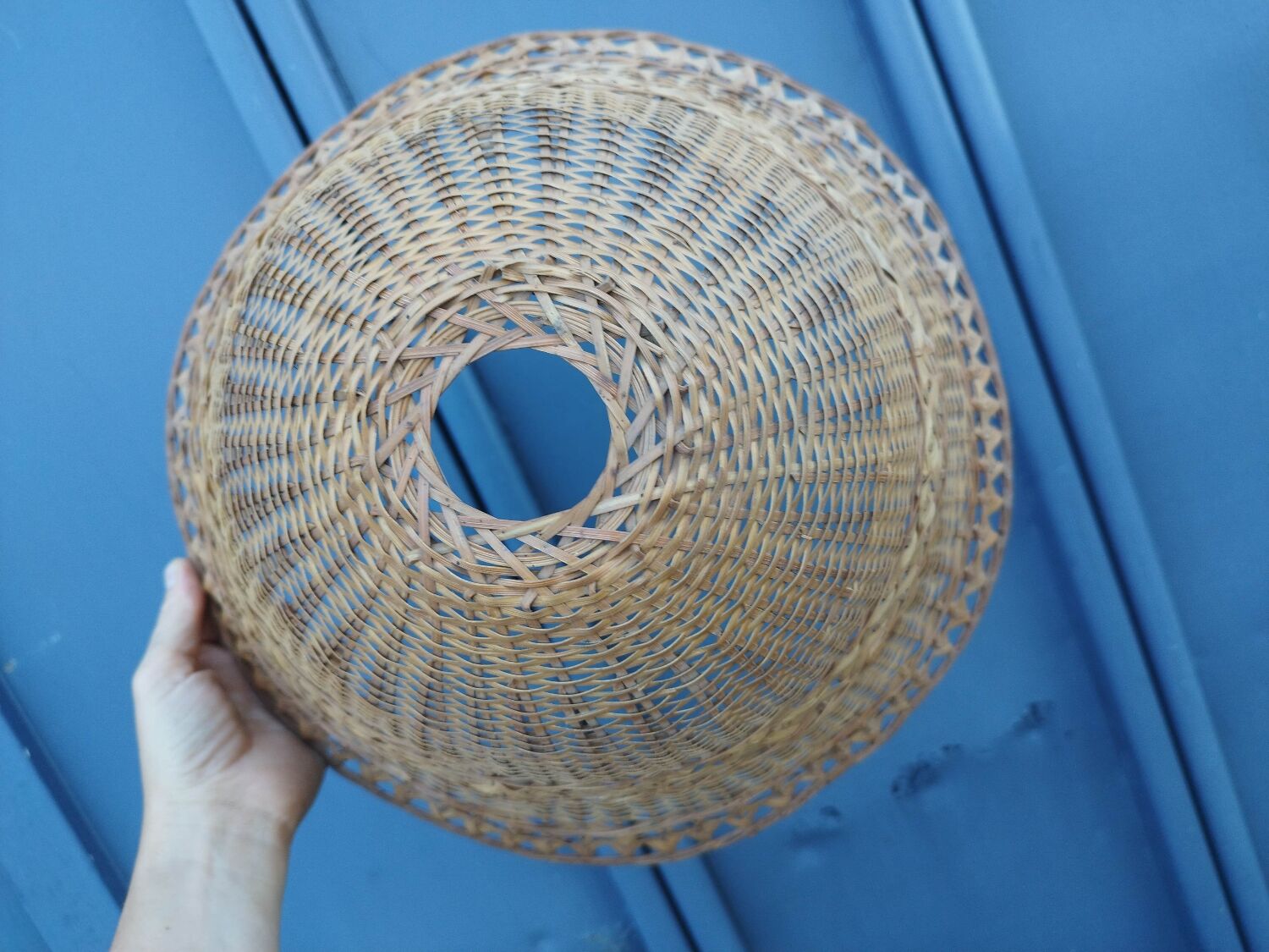 Wicker straw suspension