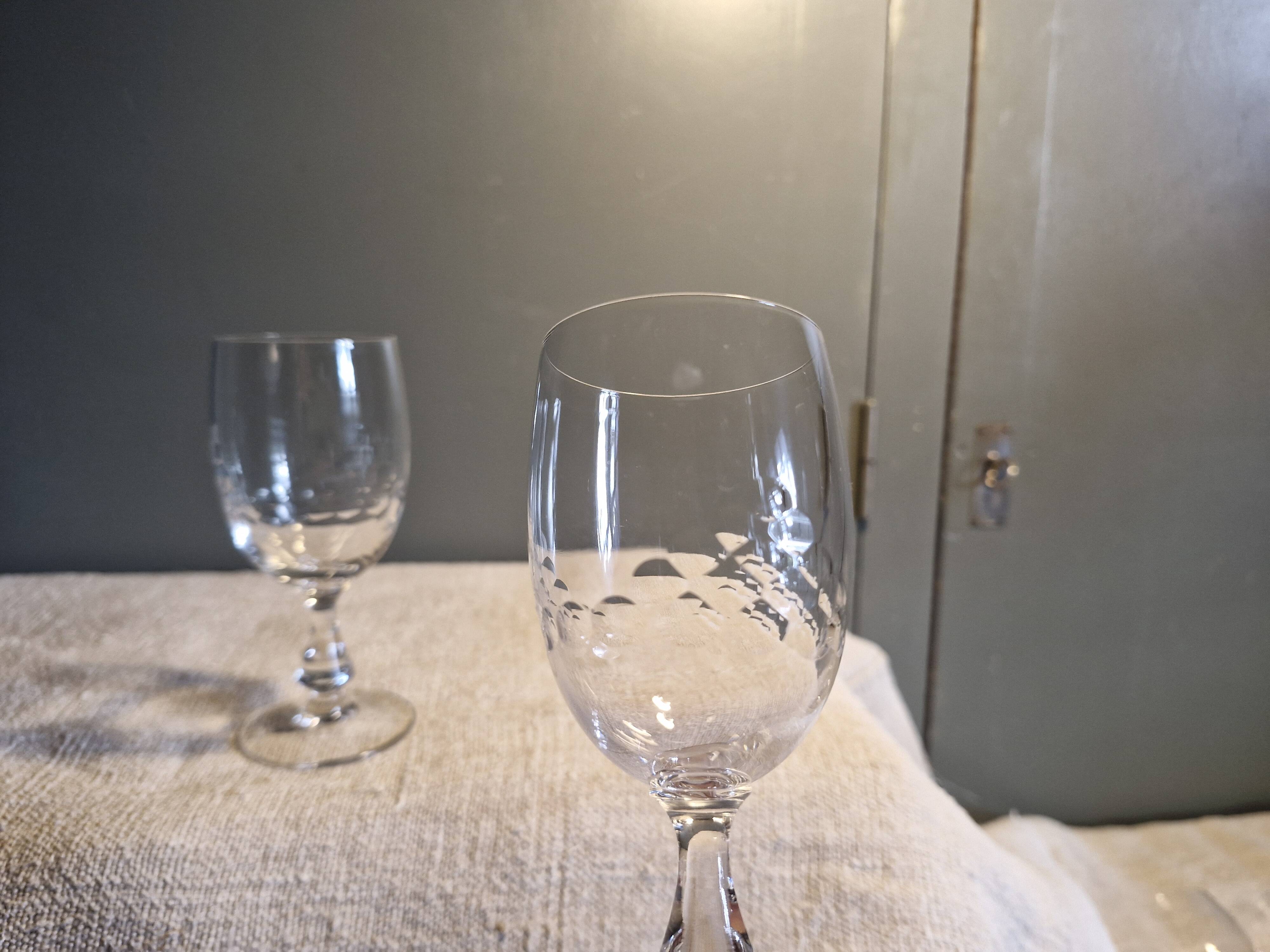 2 antique Baccarat crystal wine glasses, scales model, 1920s/30s