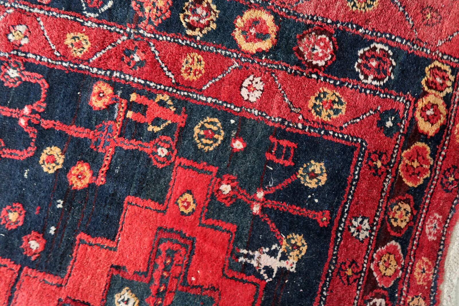 Handmade antique Persian Hamadan rug 142cm x 205cm, 1930s