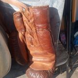 Leather punching-ball set and vintage gloves