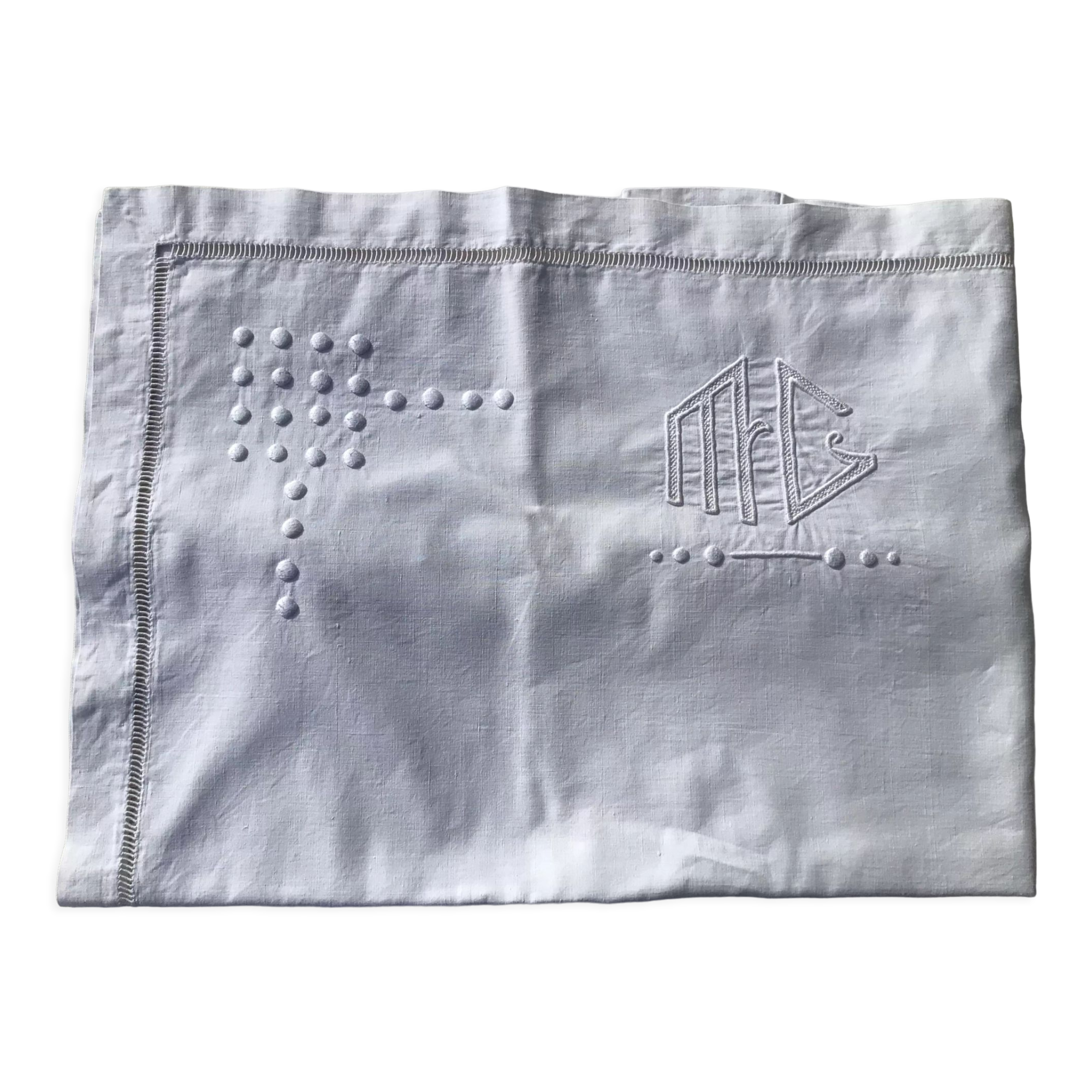 Embroidered pillowcase MC daytime relief pellets Métis scale