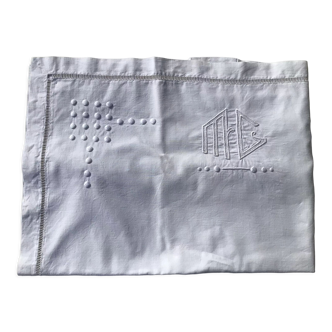Embroidered pillowcase MC daytime relief pellets Métis scale