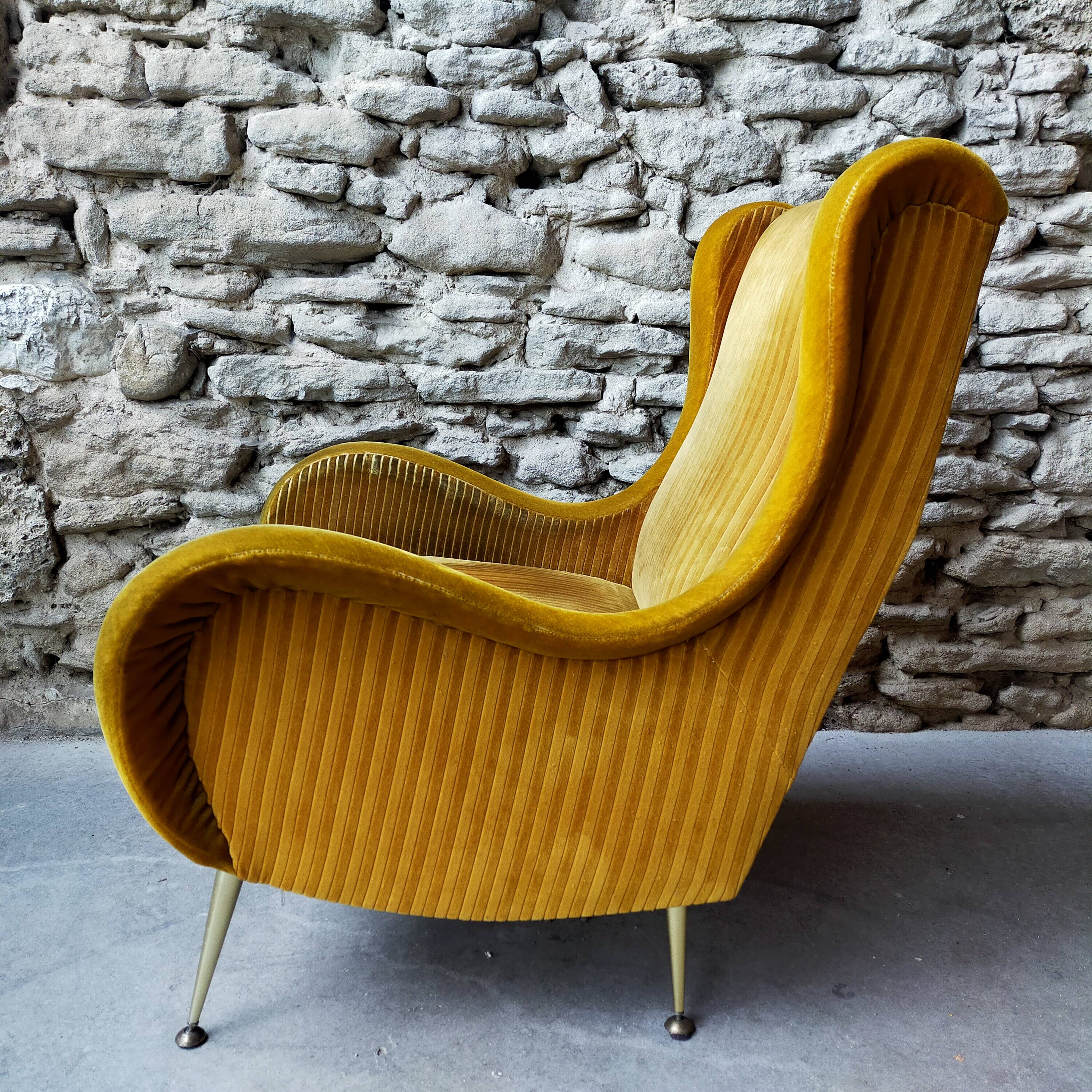 Pair of Italian design armchairs