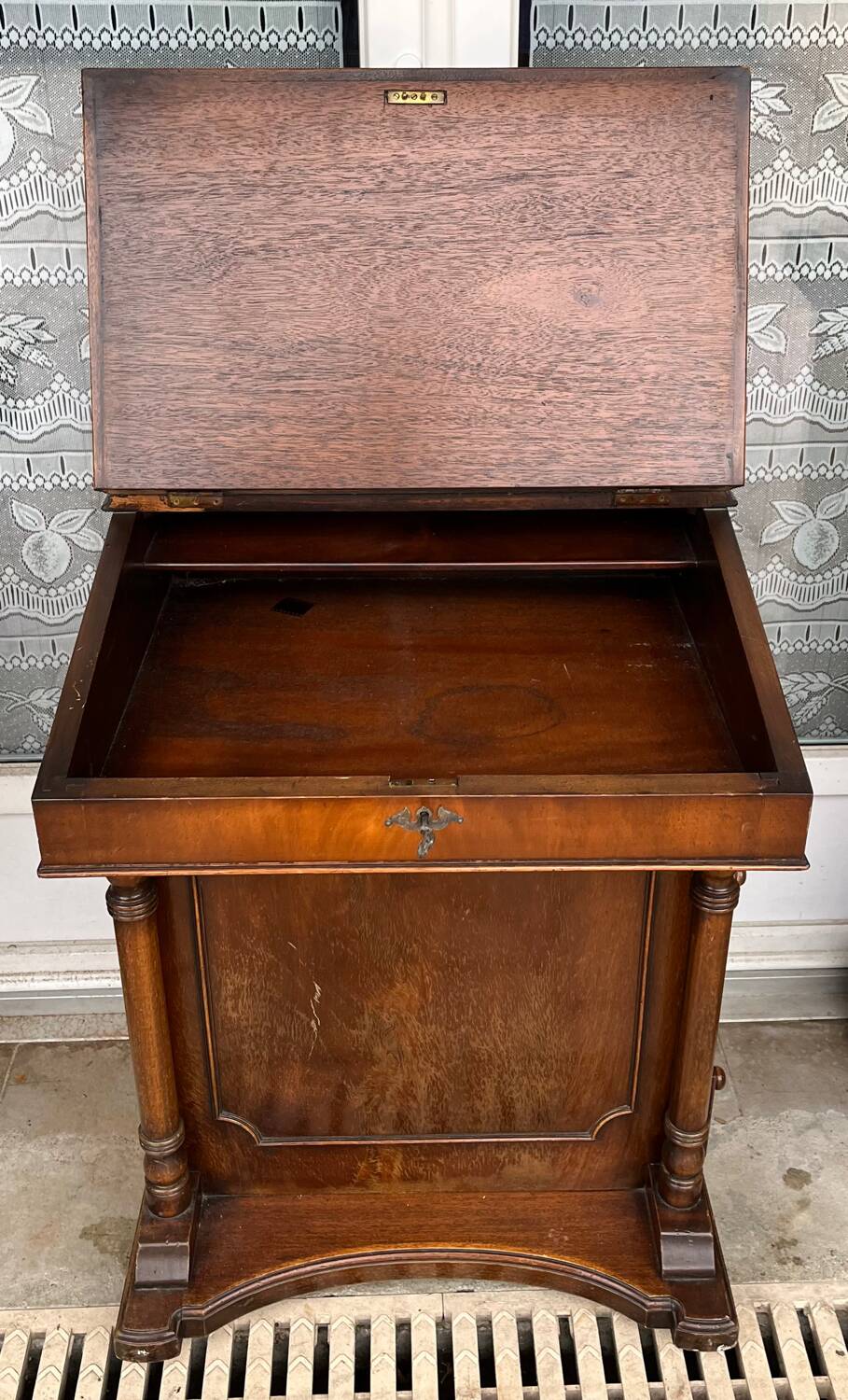 Petit secrétaire ancien