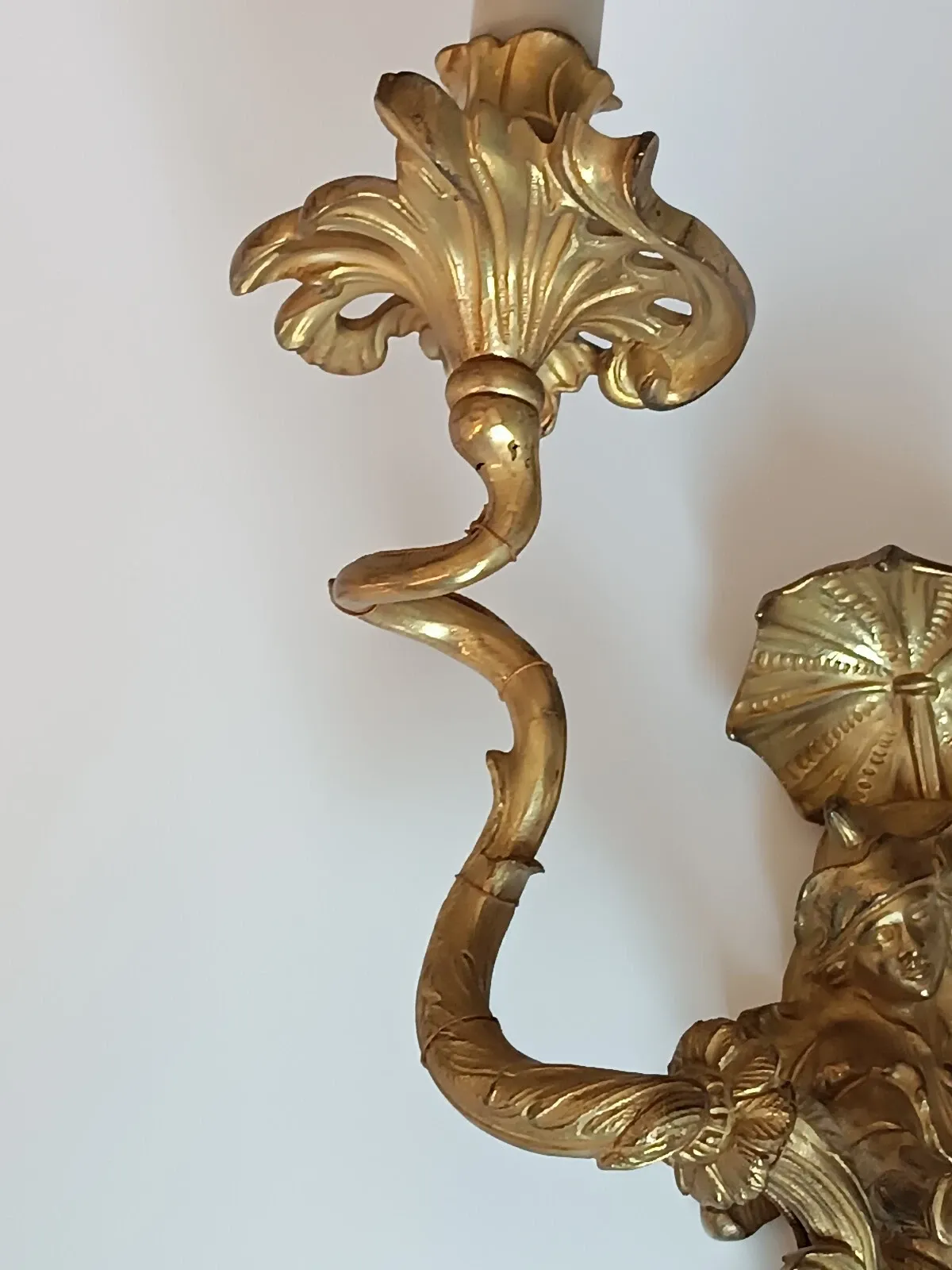 Pair of Régence style wall sconces in gilded bronze