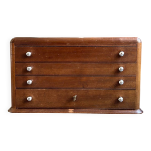 Petit meuble de rangement