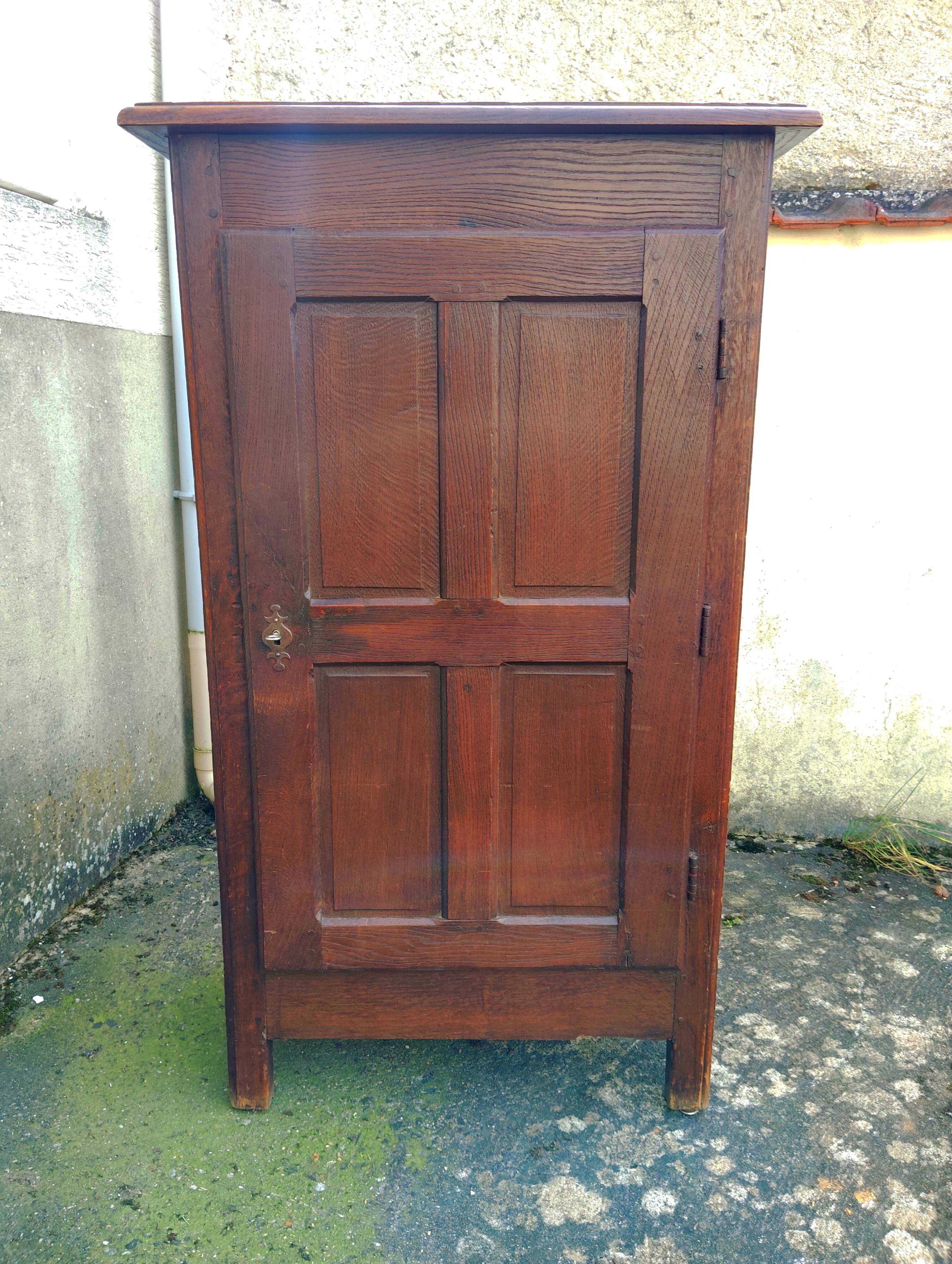 Hosiery cabinet