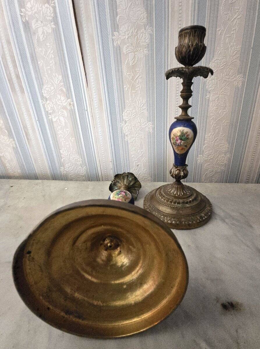 Pair of antique candlesticks in brass, bronze, and Sèvres porcelain – Floral decoration –