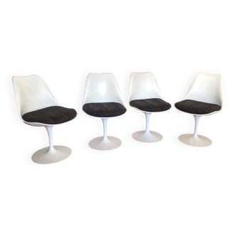 Tulip chairs by Eero Saarinen for Knoll 1970 edition
