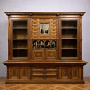 Important double-sided display case – Renaissance style – Walnut and burl