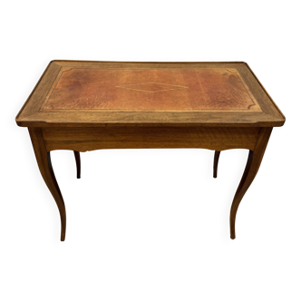 Walnut desk in Louis XV style