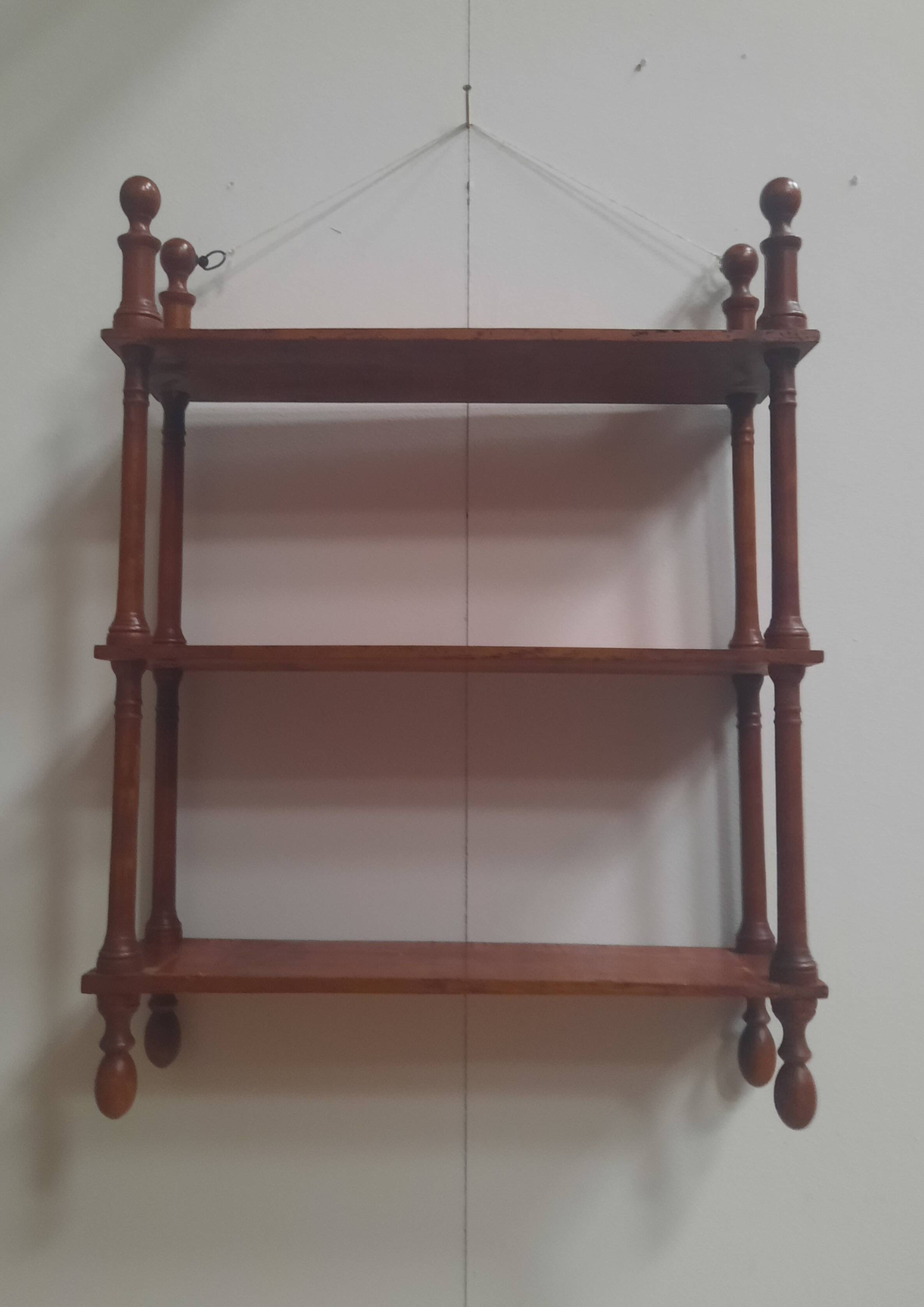 3-shelf wall shelf