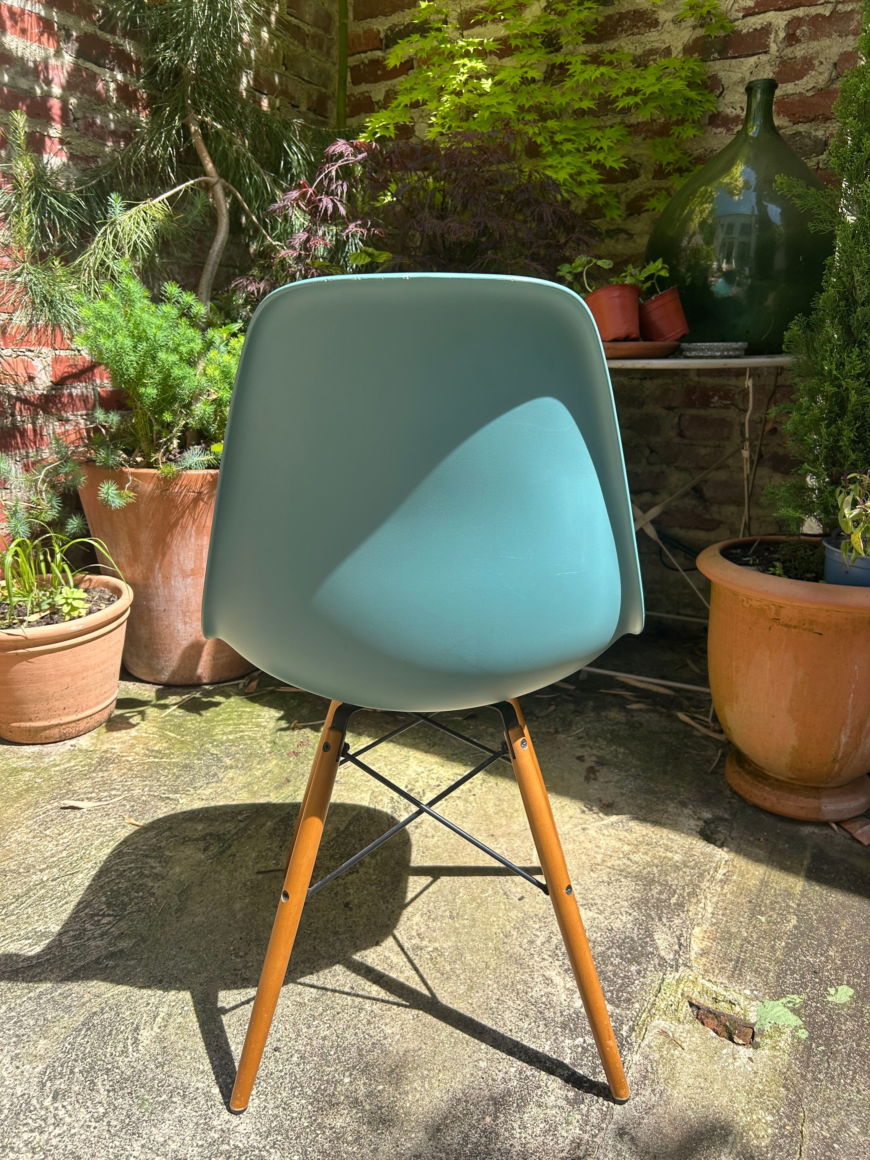 4 chaises DSW CHARLES AND RAY EAMES Vitra