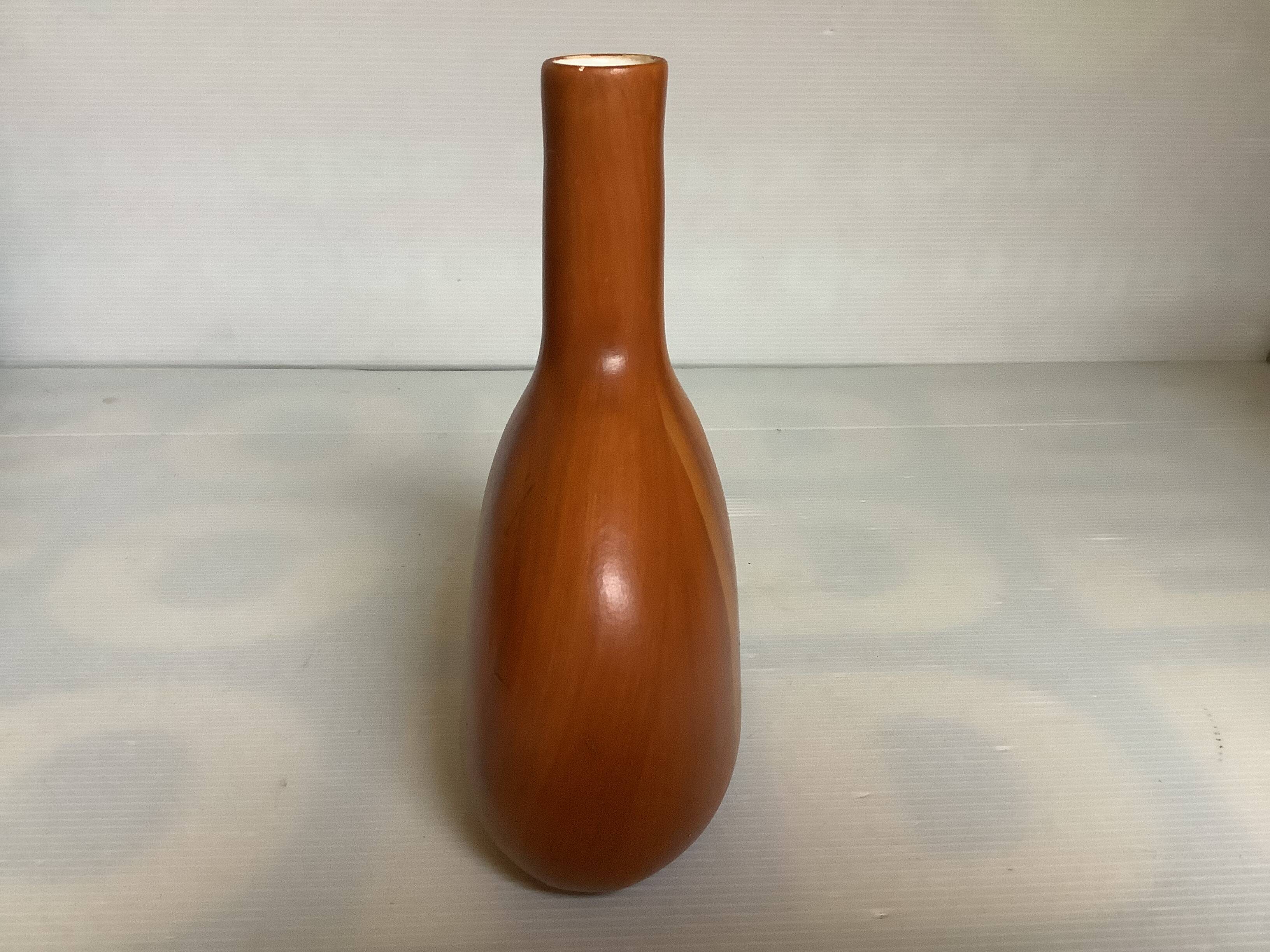 Imitation wood bottle vase