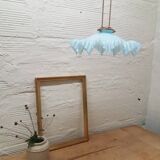 Suspension opaline bleue festonné