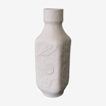 White biscuit vase with floral motif in relief, Hutschenreuther, Germany 1970