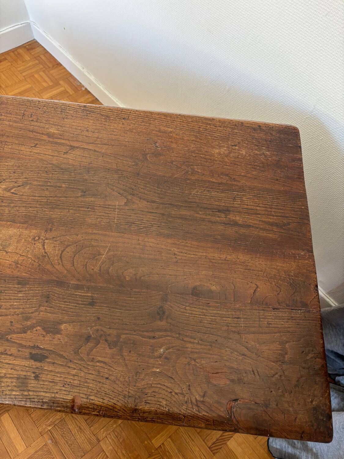 Grand coffre ancien en chêne massif – XIXe – belle patine d’origine