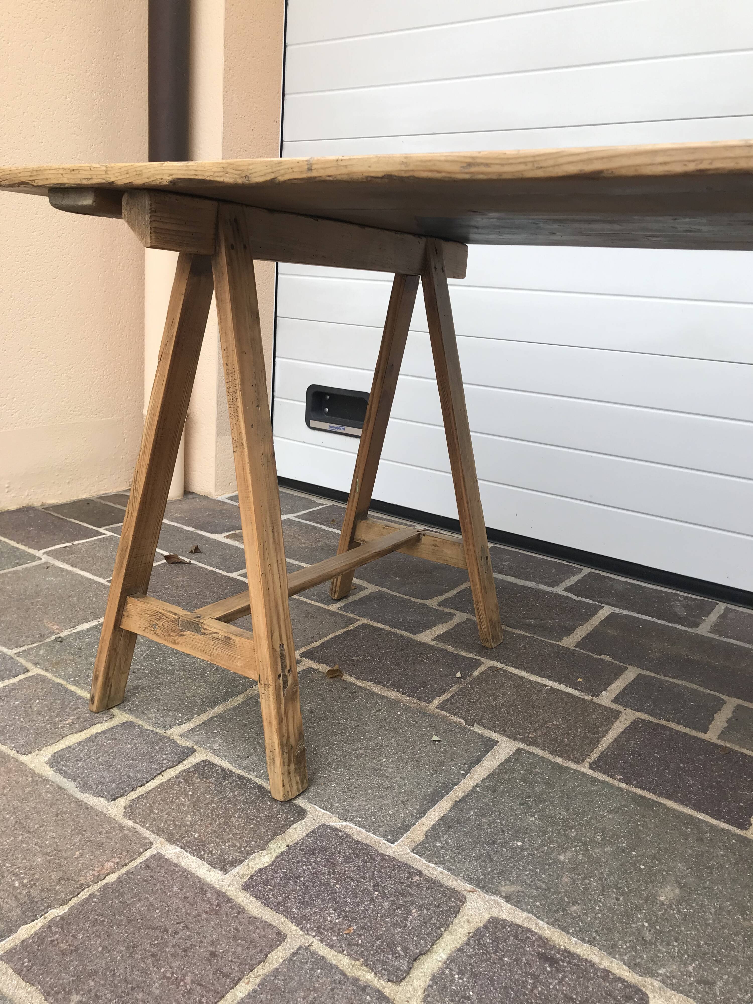 Winegrower's farm table