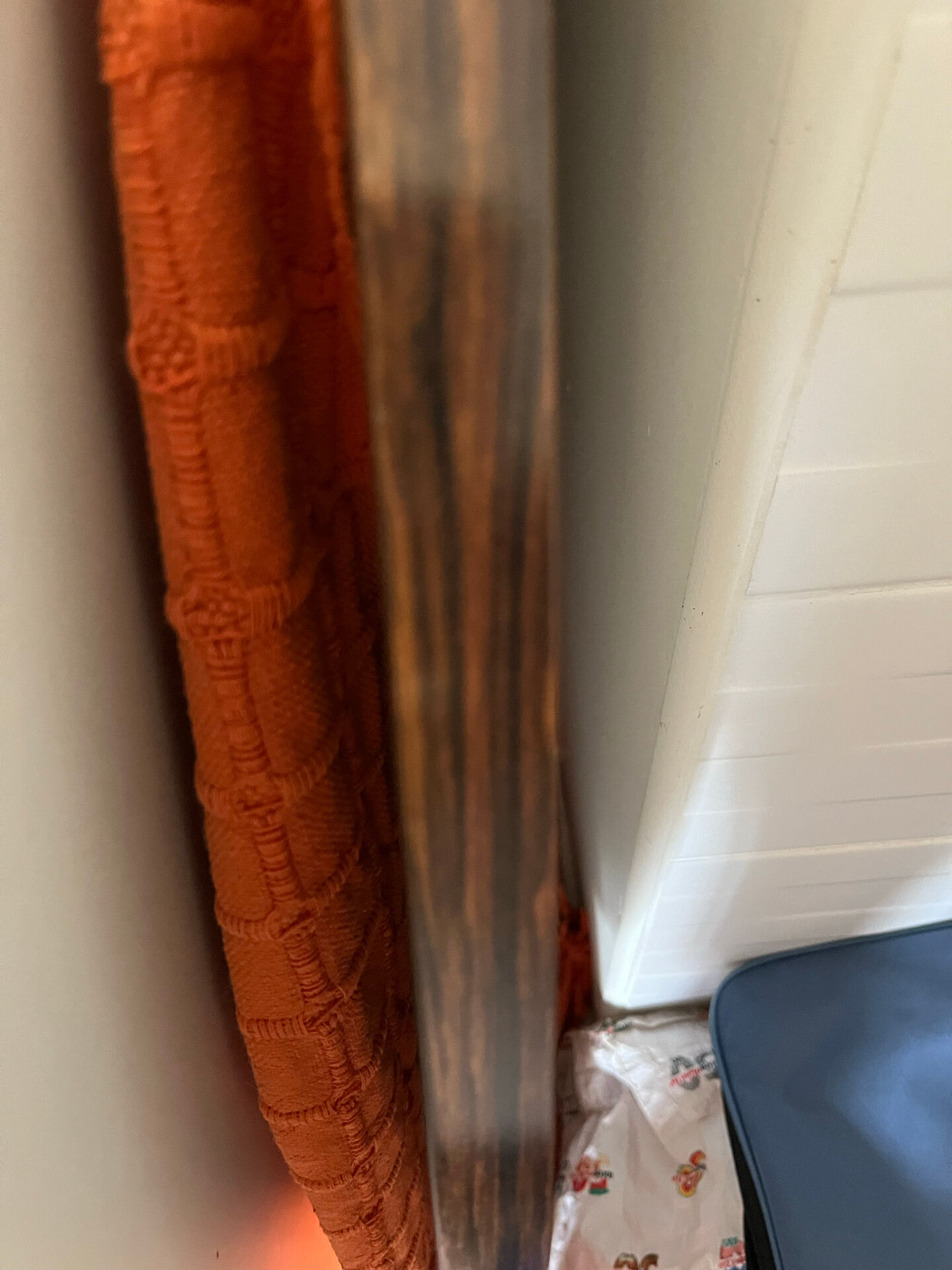 Vintage round table 110 cm in rosewood, tulip base, 1970s.