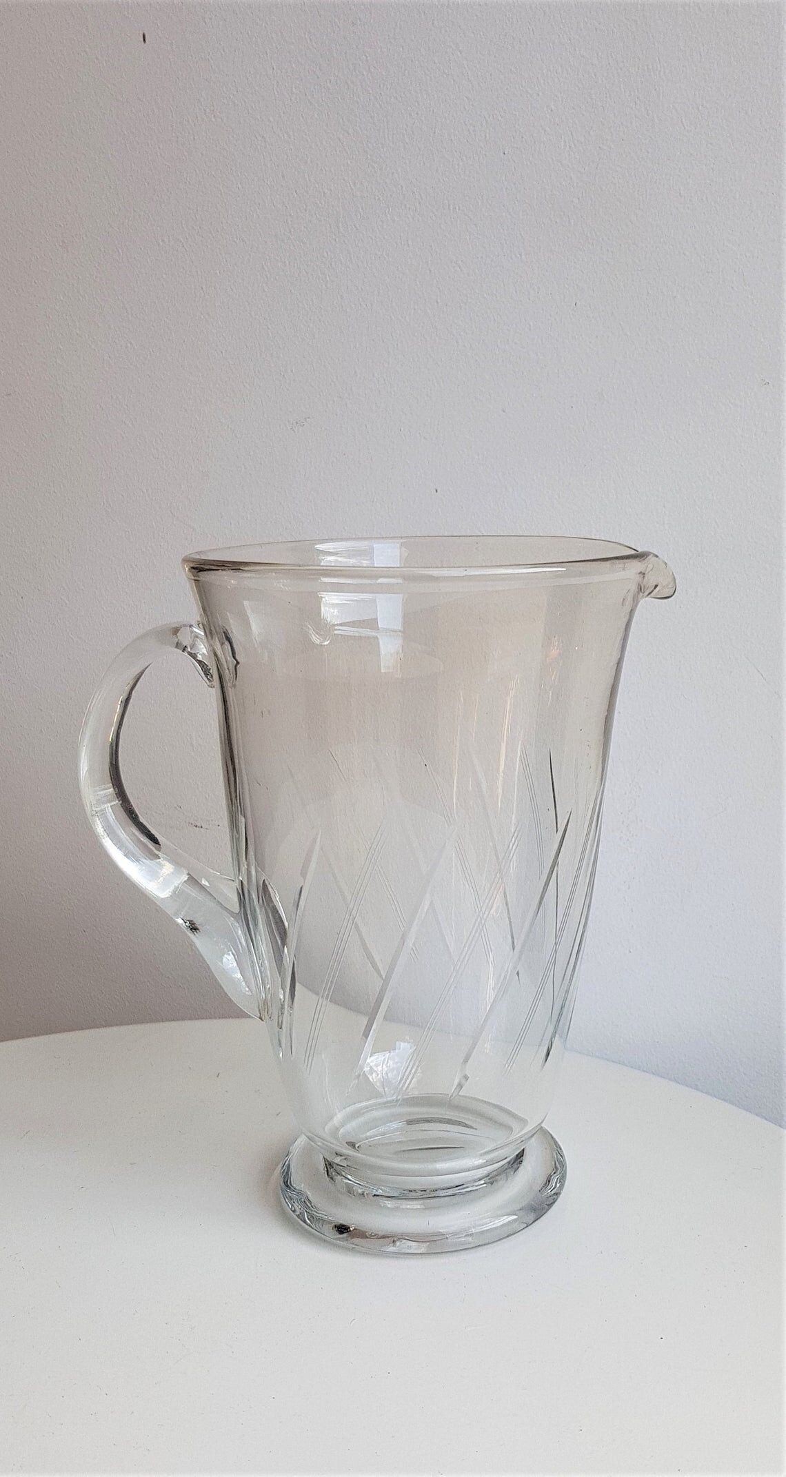 Glass carafe