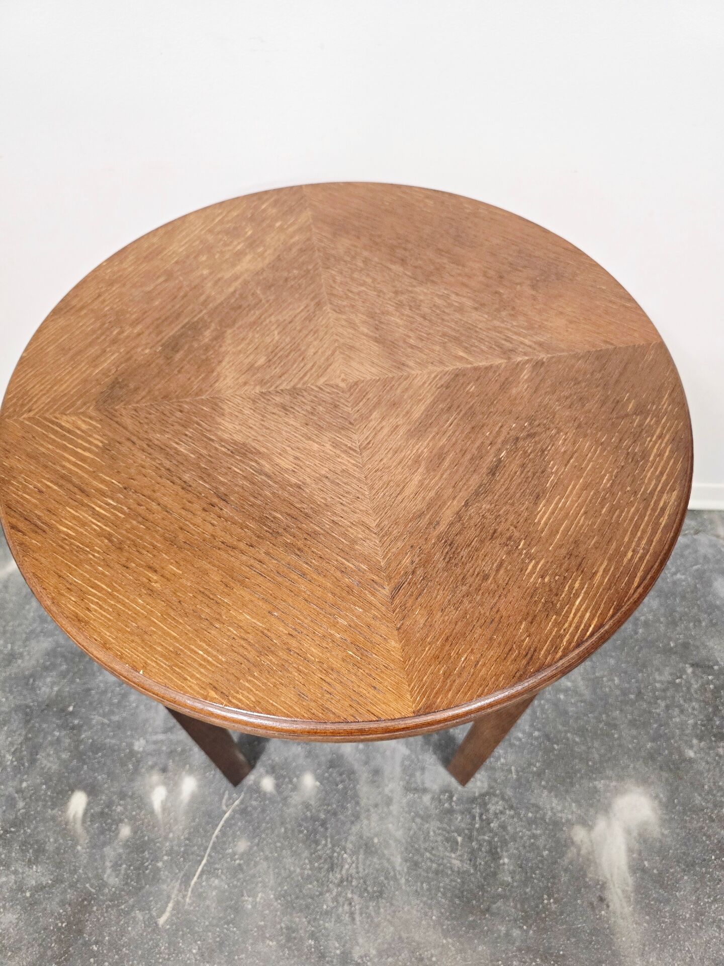 Table d'appoint en bois massif vintage des années 50