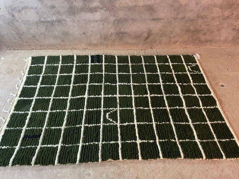 Handmade pure wool rug, size 140 x 260 cm.