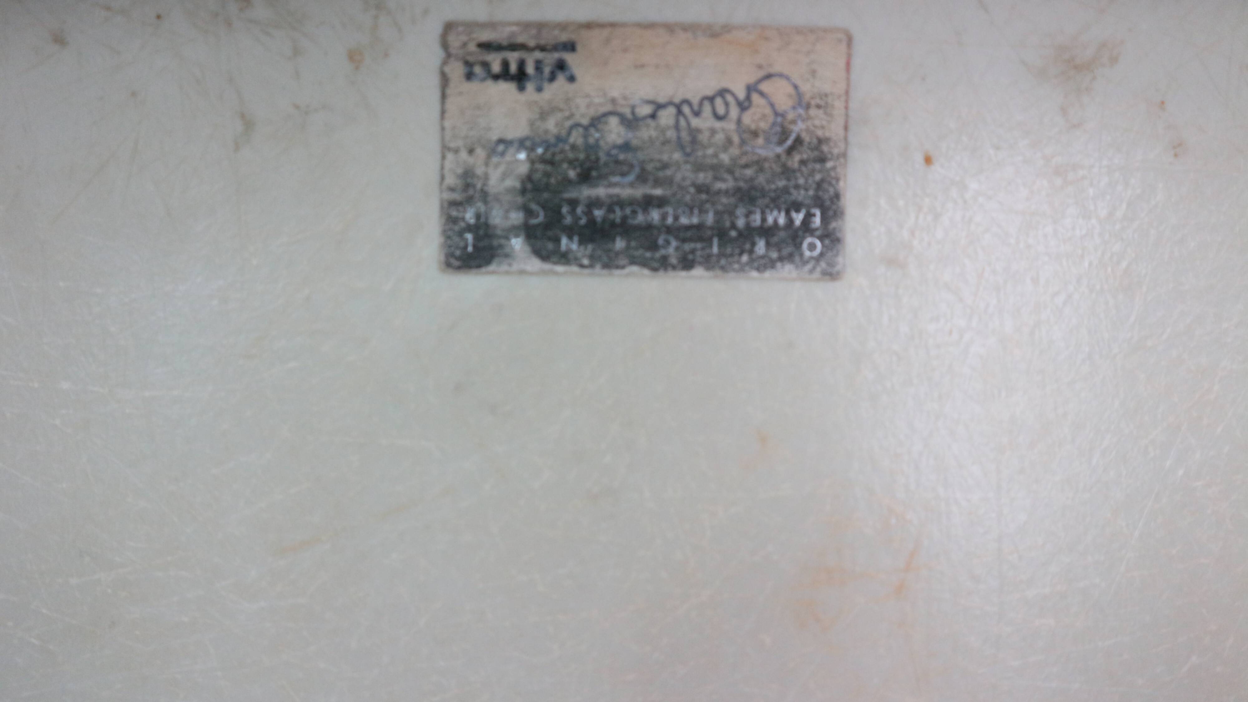 Charles & Ray Eames Set of 4 Off white "H-Base" Chairs for Herman Miller, 1960