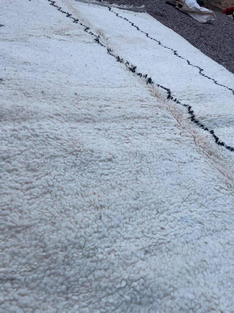Handmade traditional pure wool rug, size 150/250 cm.