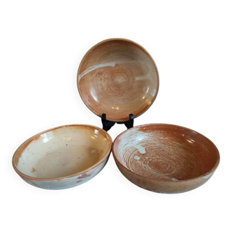 Set of 3 stoneware dishes