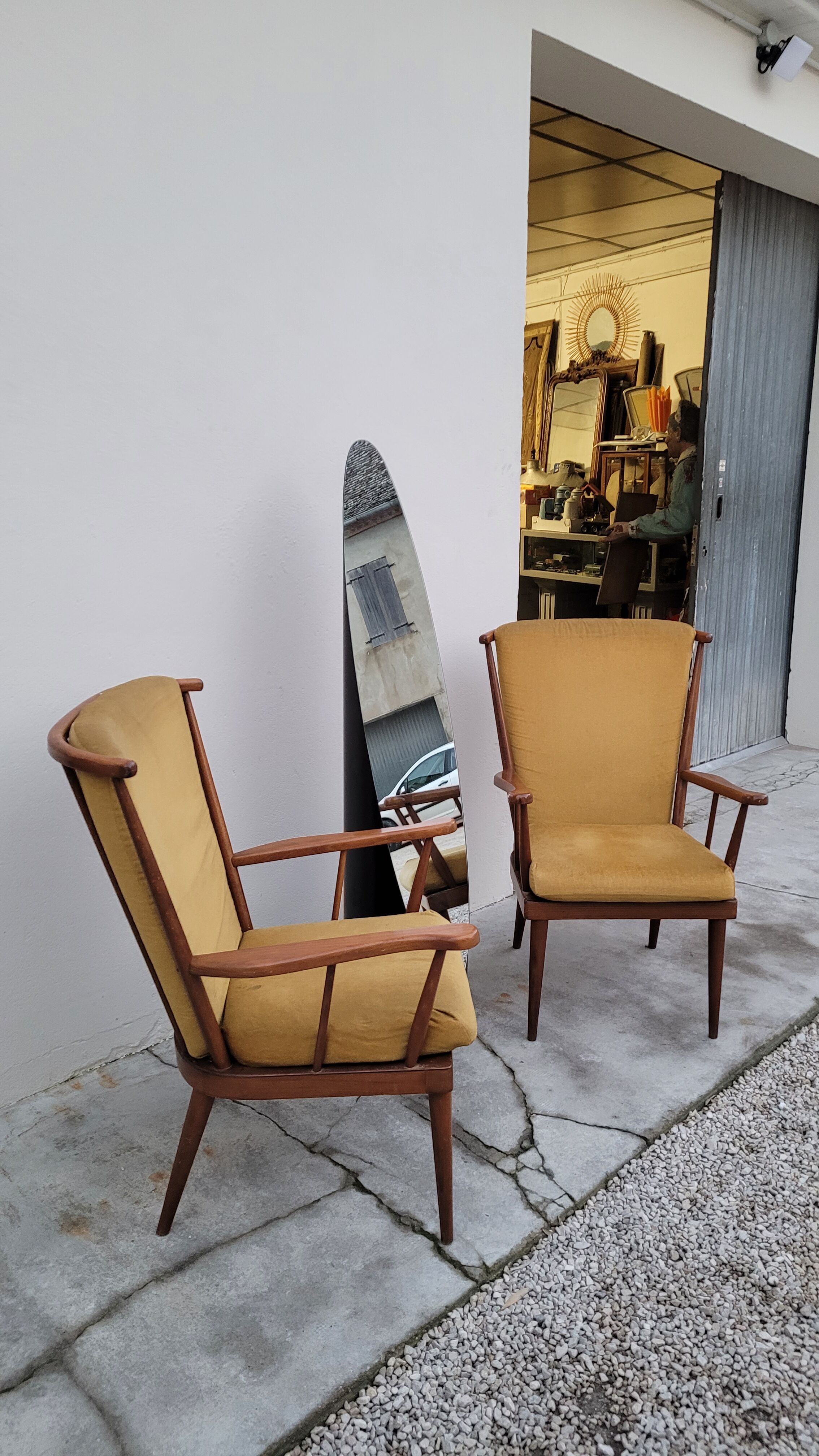 Vintage psyche mirror on foot 1980