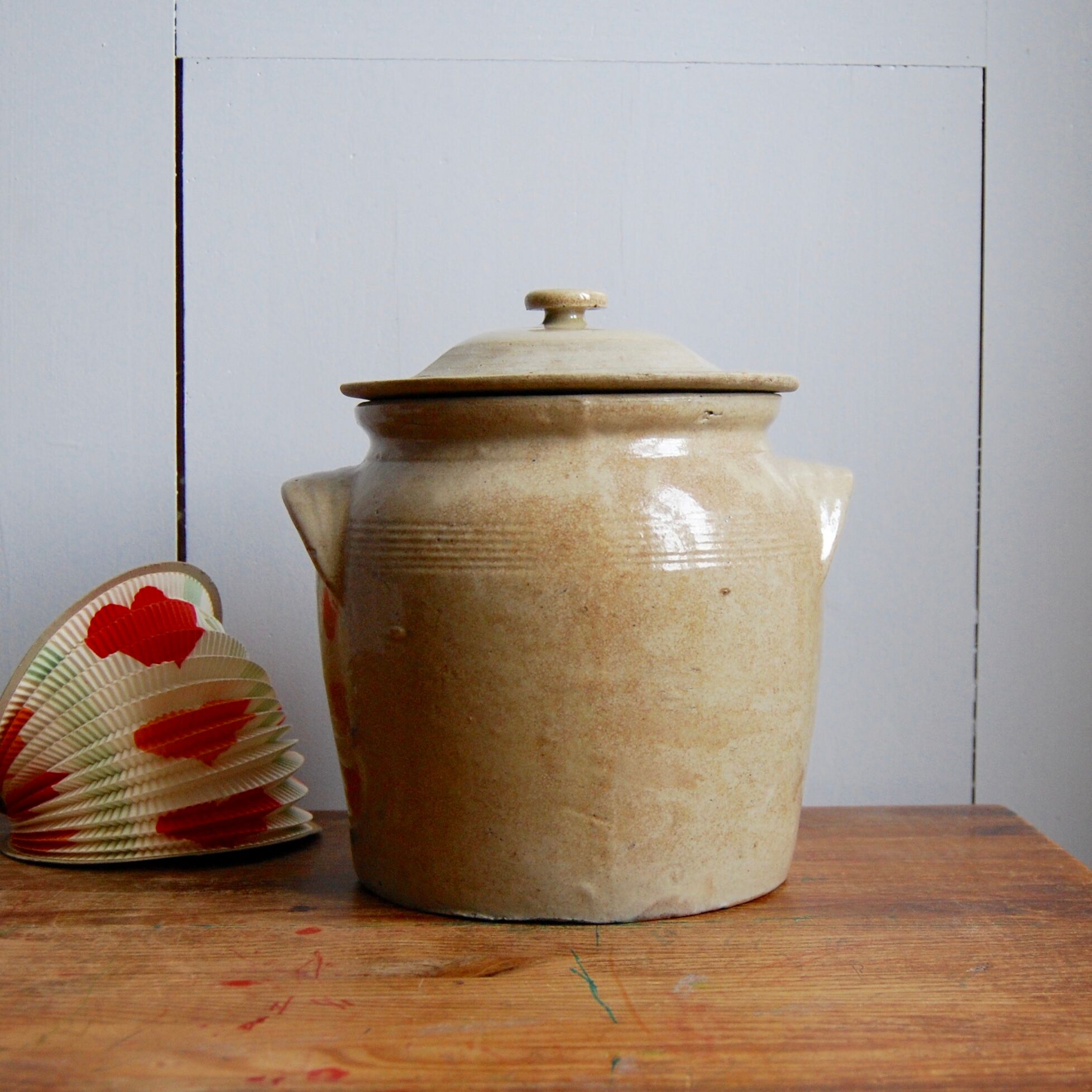 Stoneware with lid