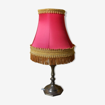 Lamp with brass foot and fringe Lampshade