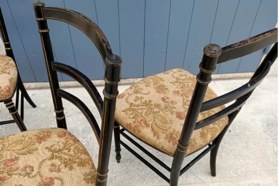 4 Napoleon 3 chairs in very good condition