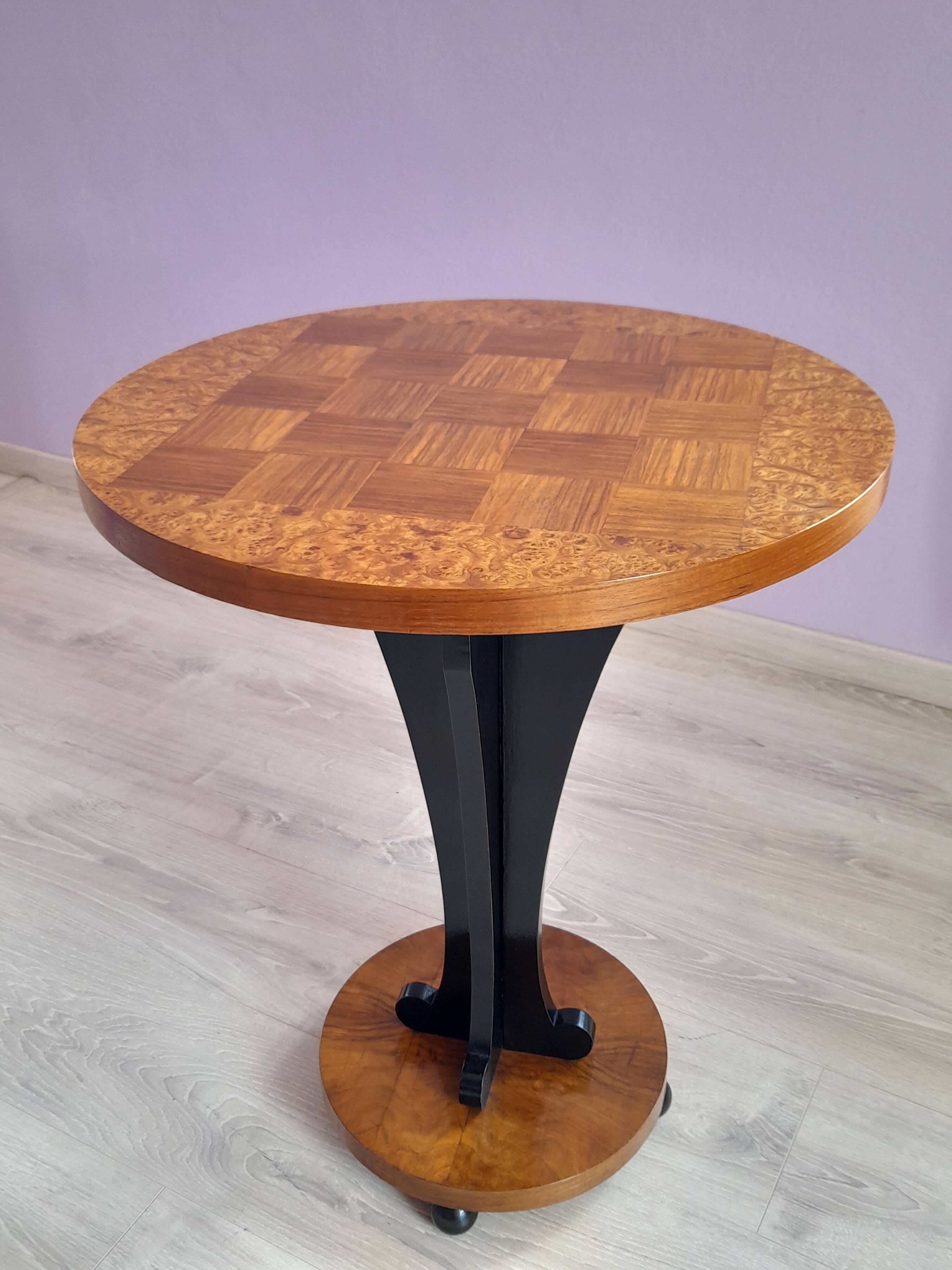 Art Deco pedestal table