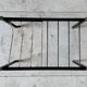 Table basse en verre, métal et laiton