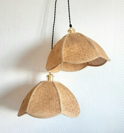Pair of suspensions in woven straw 1970s