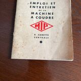 Meuble avec machine à coudre MIP ancien